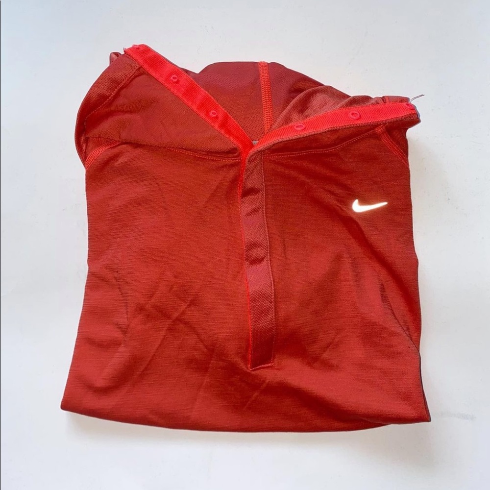 Nike top
